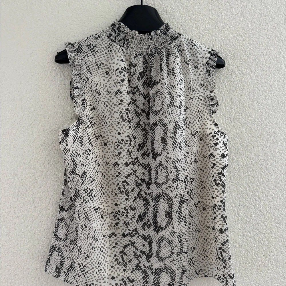 Women's Sleeveless Snake Print Top - Picture 2 of 4